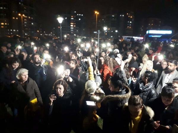 Işıklar katledilen köpekler için yandı