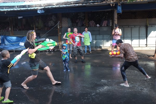 a Tayland'da yeni yıl kutlanıyor