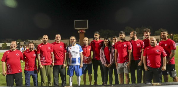 a Suriyeli çocuklar milletvekilleriyle futbol maçı yaptı