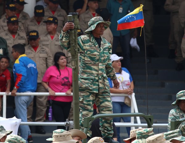 a Venezuela'da Maduro'nun gövde gösterisi