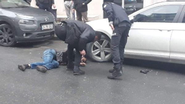 d Kağıthane'de sokak ortasında bir kişi öldürüldü