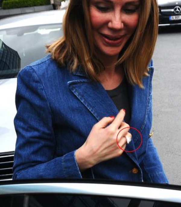 Demet Şener: Tektaşımı kendim aldım