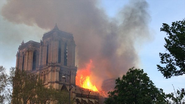 Notre Dame Katedrali'ndeki yangının sebebi belli oldu