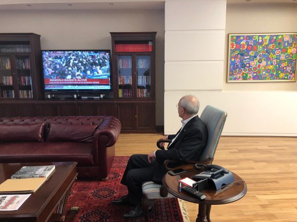 Kemal Kılıçdaroğlu Ekrem İmamoğlu'nu televizyondan izledi