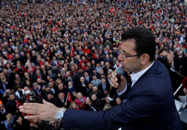 Ekrem İmamoğlu 17 gün sonra mazbatasını aldı