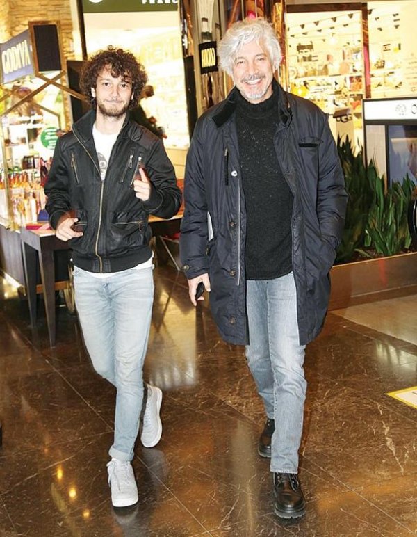 Behzat Uygur'un oğlu babasının kopyası