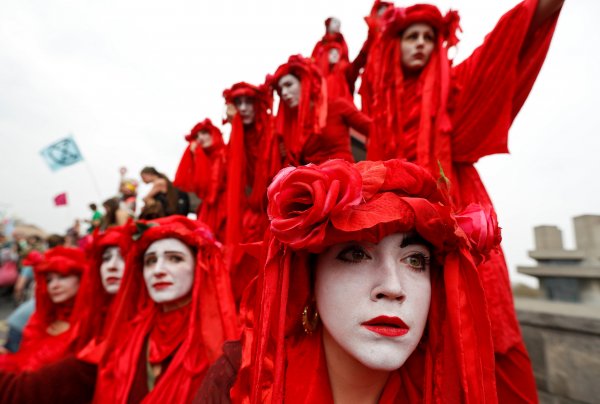 r Londra'da iklim protestosu: 209 gözaltı