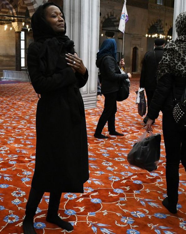 Della Miles'tan Türk Lirası kararı