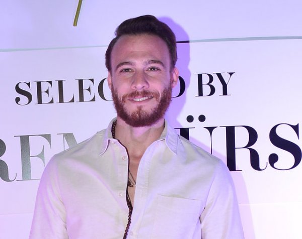 Kerem Bursin imajını değiştirdi