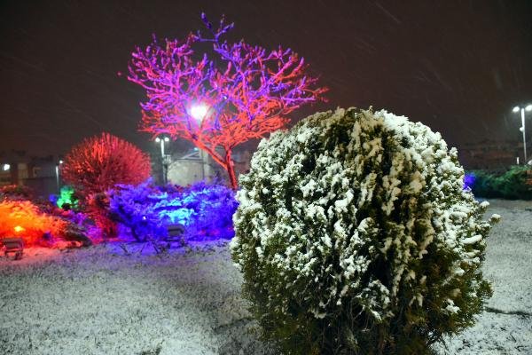 d Sivas'ta kar yağışı etkili oldu