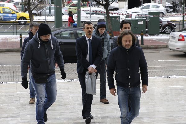 Yunanistan darbeci askerleri sıkı koruyor