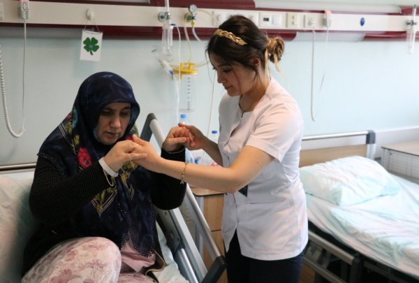 i Talihsiz kadının kalbinden kitle çıkarıldı