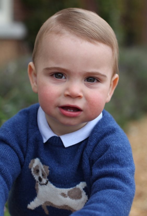 Prens Louis 1 yaşında