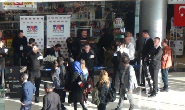 Hayranları Selami Şahin'i üzdü