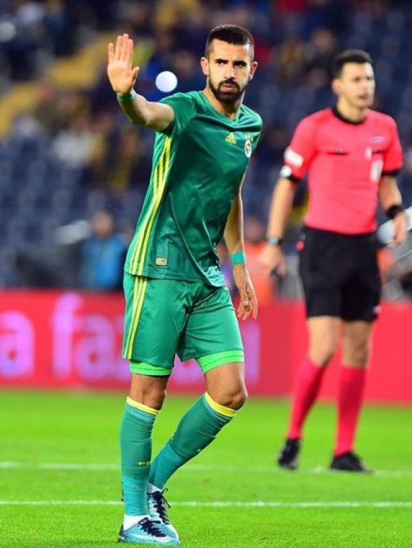 Tuvana Türkay ateş püskürdü