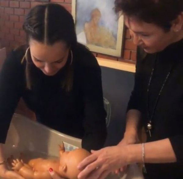 Bengü bebek nasıl yıkanır öğrendi