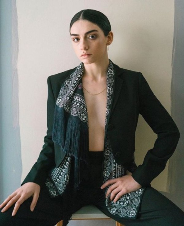 Hazar Ergüçlü sezonu açtı