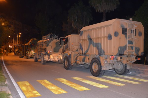 Türk komandoları Suriye sınırında