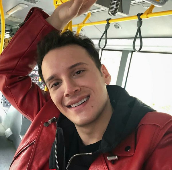 Şarkıcı Edis’ten sahte hesap itirafı