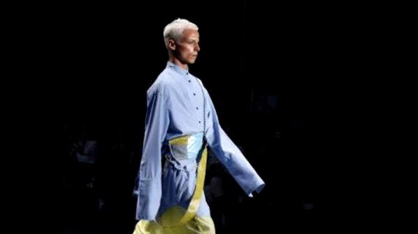 Brezilyalı manken podyumda hayatını kaybetti