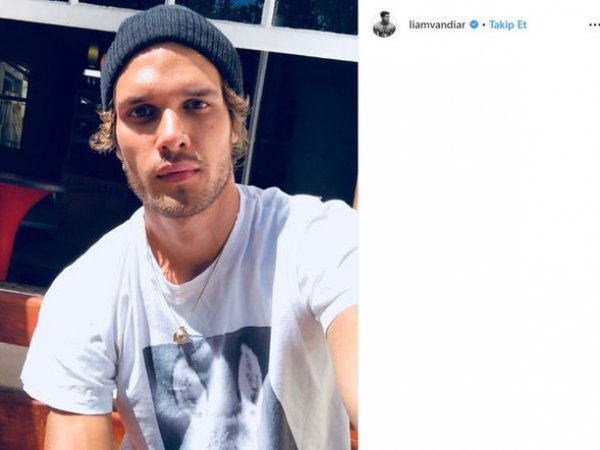 Aleyna Tilki yatakta poz verdi