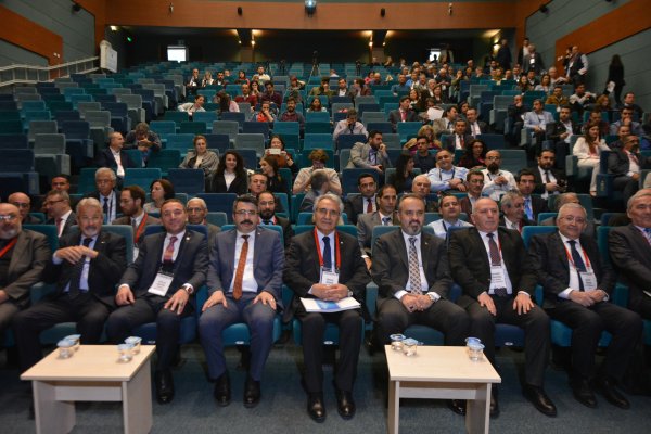 i Çimentocular bölünmüş yollara beton bariyer istedi