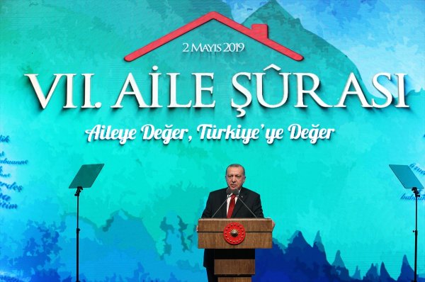 a Cumhurbaşkanı Erdoğan: Sosyal medya aile değerlerimizi zedeliyor