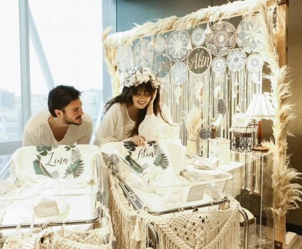 Pelin Akil ikiz bebeklerinin fotoğrafını paylaştı