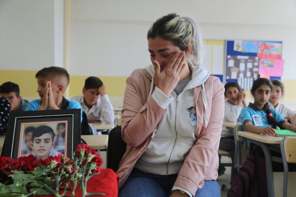 a Teröre kurban giden Diyar'ın sınıf arkadaşları üzgün