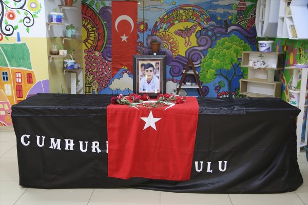 a Teröre kurban giden Diyar'ın sınıf arkadaşları üzgün