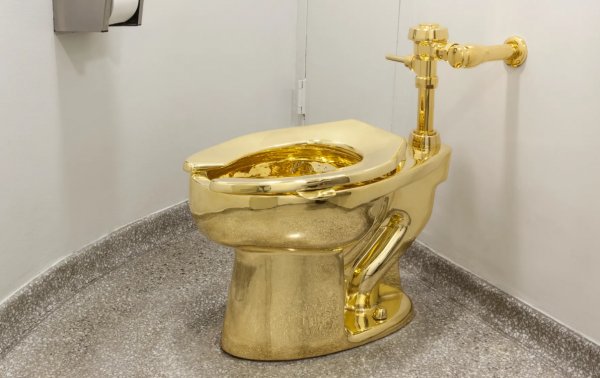 Trump için yapılan 'klozet' gönderiliyor