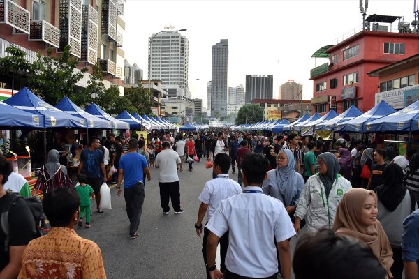 Malezya'da ilk oruç açıldı
