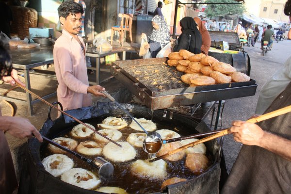 Pakistanlı Müslümanlar Ramazan'a yarın başlayacak