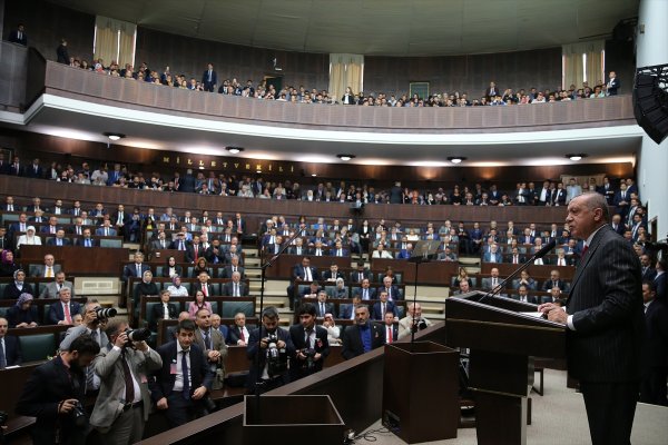 a Erdoğan: Ekonomideki dalgalanmayı atlatacağız