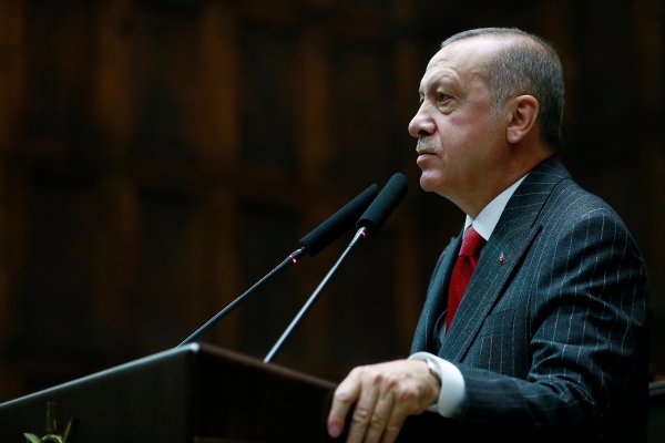 a Erdoğan: Ekonomideki dalgalanmayı atlatacağız