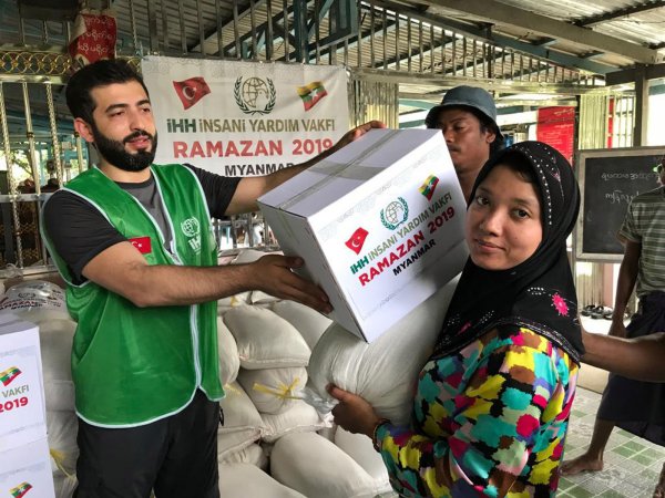 İHH’nın Ramazan ekipleri mesaiye başladı