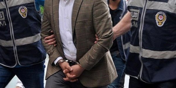 İzmir merkezli FETÖ operasyonu: 22 gözaltı