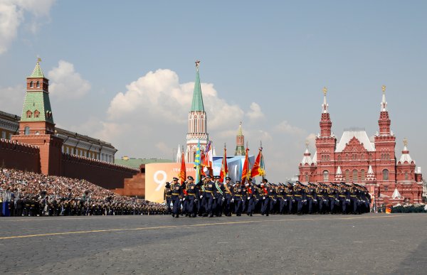 r Rusya'da Zafer Bayramı gösterisi