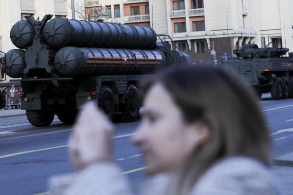 r Rusya'da Zafer Bayramı gösterisi