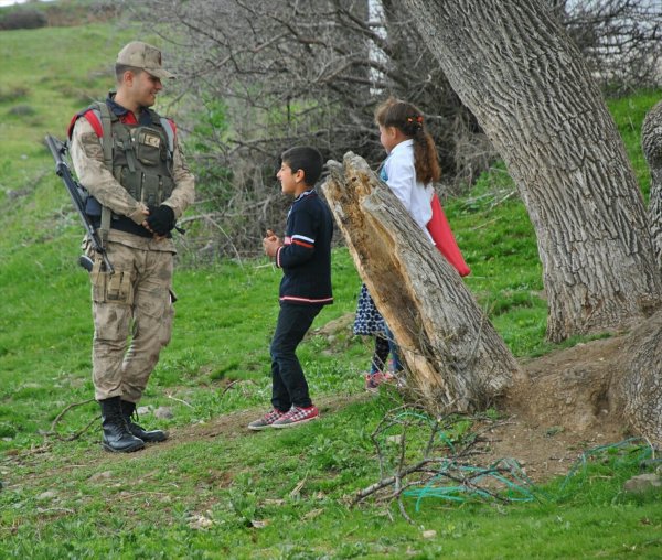 a Van'da 'Ben Daha Çocuğum' Projesi