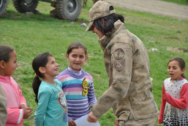 a Van'da 'Ben Daha Çocuğum' Projesi