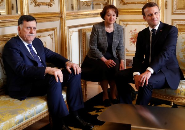 r Macron, Serrac ile görüştü