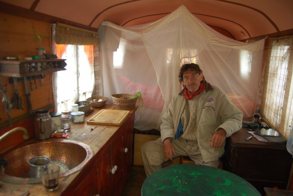 Fransız turist traktörüyle dünya turuna çıktı