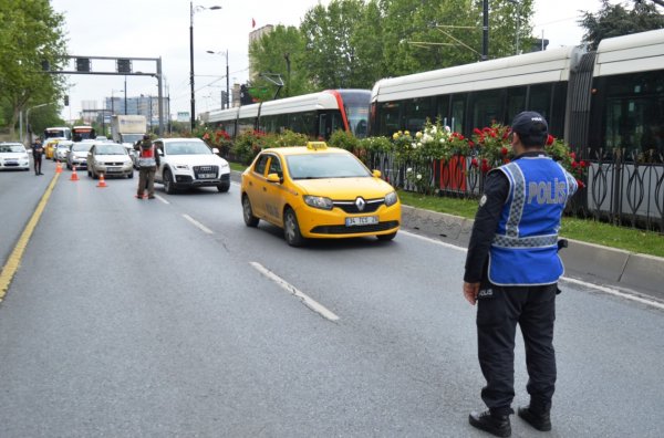 Ehliyetsiz sürücü aldığı cezaya isyan etti