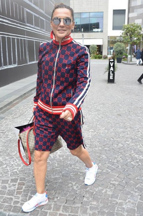 Demet Akalın: Abartılı hayatlar yaşamıyoruz