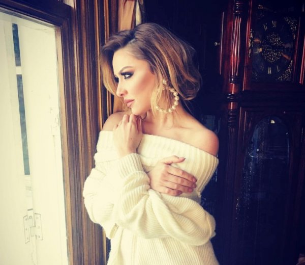 Hadise dondurma şirketinden 2 milyon istedi