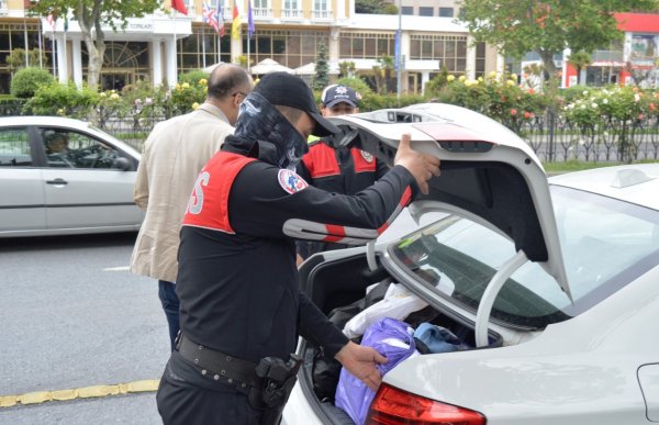 Ehliyetsiz sürücü aldığı cezaya isyan etti