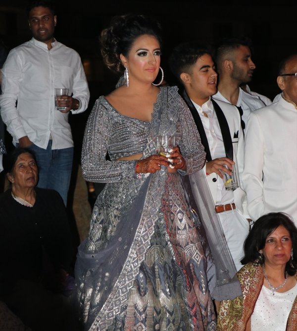 Antalya'da masalsı Hint düğünü