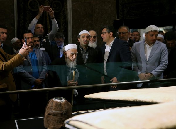 Hırka-i Şerif ziyarete açıldı