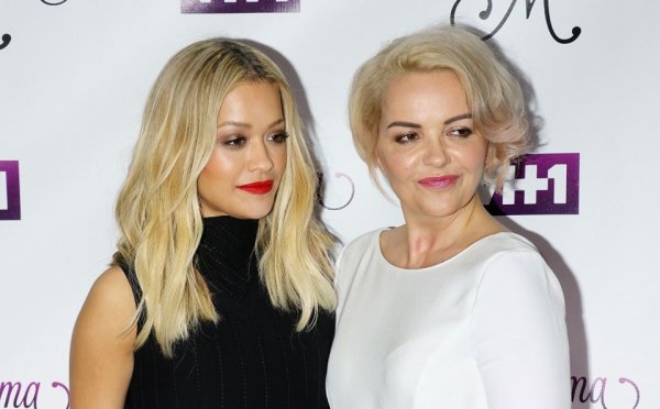Rita Ora'nın Anneler Günü hediyesi